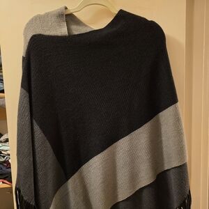 Elegant Black and Gray Women's Sweater Ponch